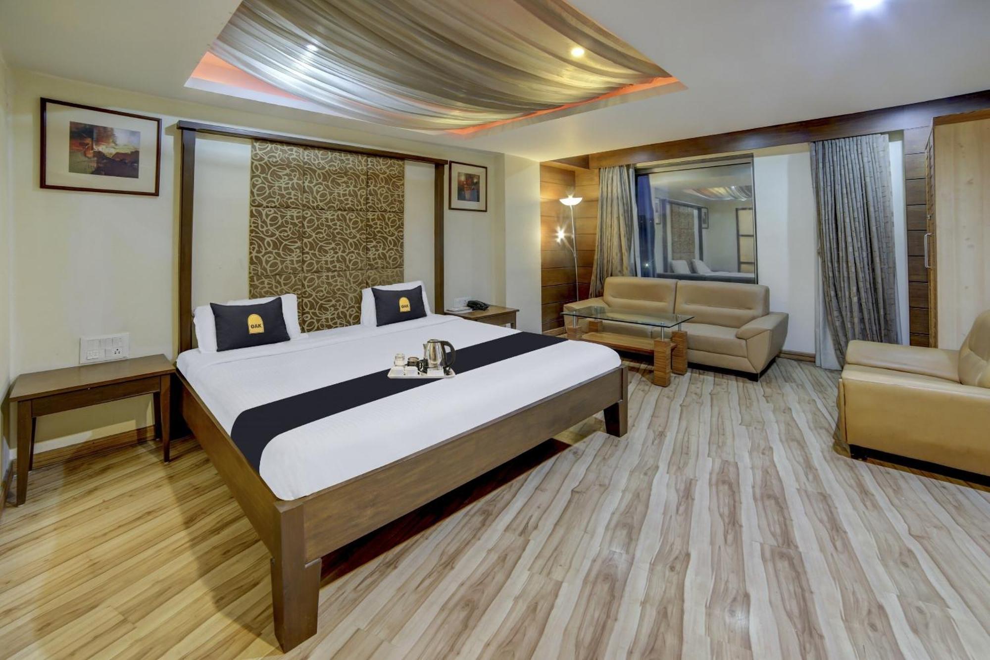 Collection O Cambay Sapphire Hotel Sarkhej Eksteriør billede